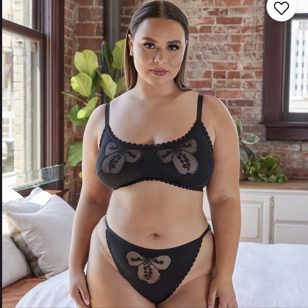 Savage X Fenty A Peek Behind the Lace Bralette